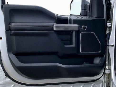 Used 2019 Ford F150 Platinum w/ Trailer Tow Package AWD/4WD image 21
