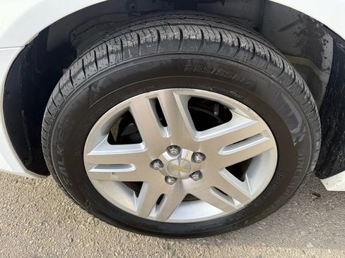 Used 2016 Chevrolet Impala LT FWD image 9