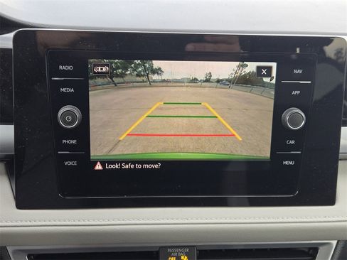 New 2026 Volkswagen Taos SEL image 15