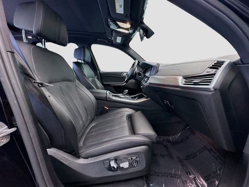 Used 2019 BMW X5 xDrive50i w/ M Sport Package AWD/4WD image 19