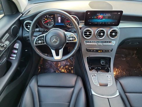 Used 2021 Mercedes-Benz GLC 300 w/ Premium Package image 15