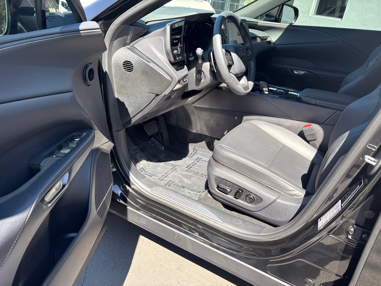 Used 2025 Lexus RX 350 FWD w/ Technology Package image 6
