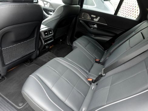 Used 2021 Mercedes-Benz GLE 450 4MATIC w/ 3rd Row Seat Package image 14