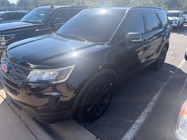 Used 2018 Ford Explorer XLT w/ Equipment Group 202A AWD/4WD image 3