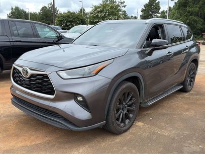 Used 2023 Toyota Highlander XLE