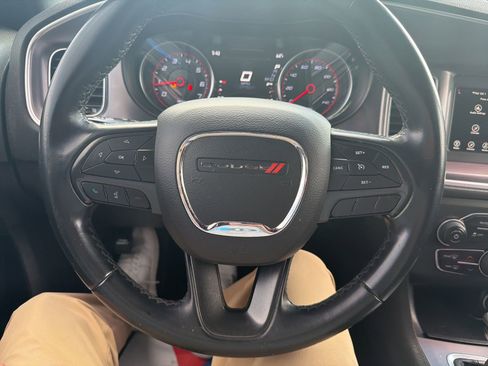 Used 2019 Dodge Charger SXT RWD image 13