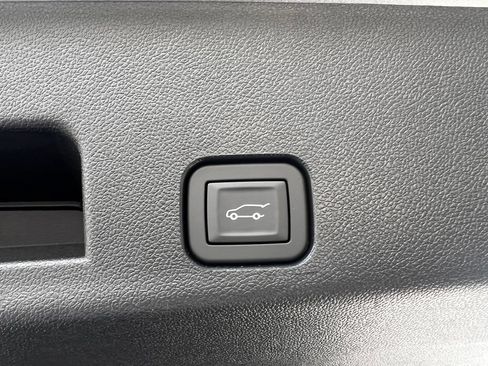 New 2026 Chevrolet Traverse LT w/ Sun and Wheel Package FWD image 13