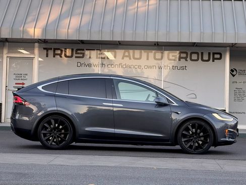 Used 2019 Tesla Model X 75D AWD/4WD image 5