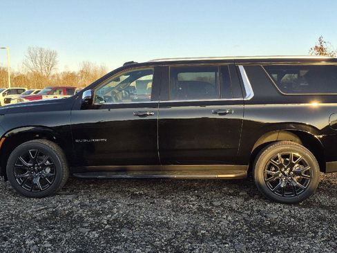New 2026 Chevrolet Suburban Premier w/ Sun And Tow Package AWD/4WD image 9