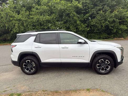 New 2026 Chevrolet Equinox ACTIV w/ Convenience Package III FWD image 6