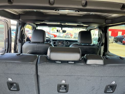 Used 2023 Jeep Wrangler Unlimited Sahara AWD/4WD image 35