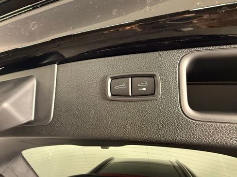 New 2025 Porsche Macan image 18