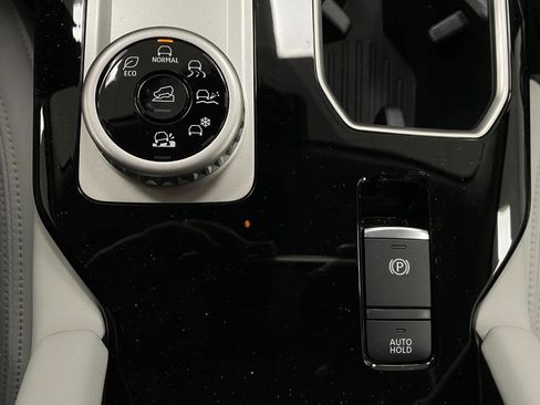 New 2026 Mitsubishi Outlander SE image 29