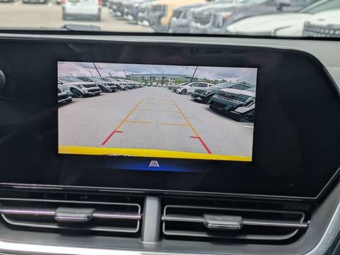 Used 2025 Chevrolet Trax RS w/ Driver Confidence Package FWD image 21