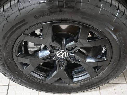 Used 2024 Volkswagen Atlas Peak Edition SEL AWD/4WD image 19