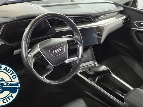 Used 2021 Audi e-tron Premium w/ Convenience Plus Package image 13