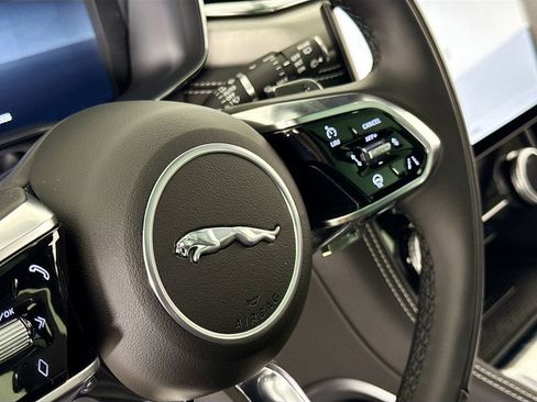 Used 2025 Jaguar F-PACE R-Dynamic S image 19