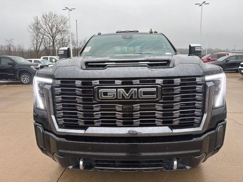 Used 2024 GMC Sierra 2500 Denali Ultimate image 8