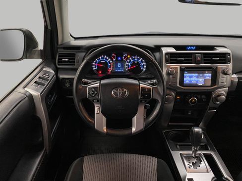 Used 2018 Toyota 4Runner SR5 AWD/4WD image 14