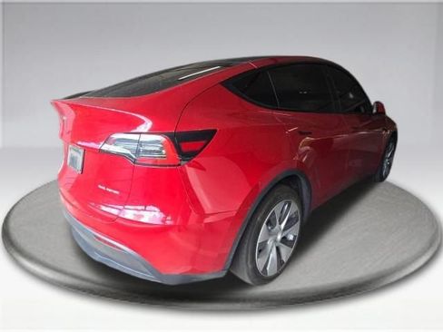 Used 2022 Tesla Model Y Long Range AWD/4WD image 6