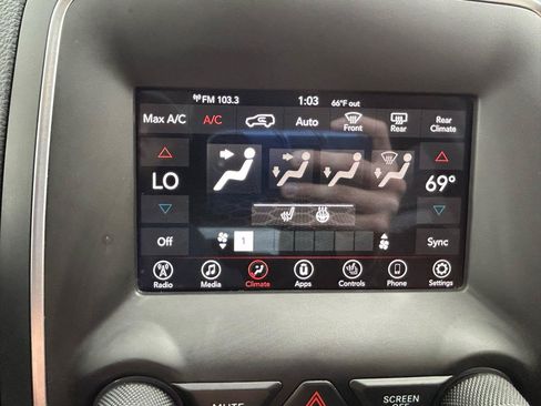 Used 2020 Dodge Durango SXT AWD/4WD image 24