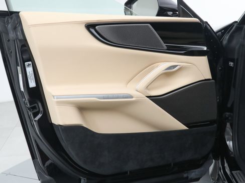 Certified 2025 Ferrari Purosangue AWD/4WD image 27