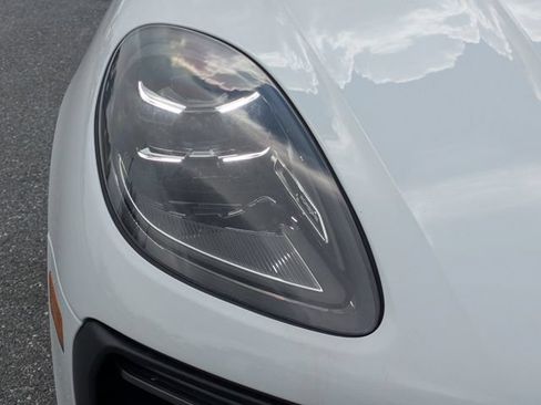 Used 2024 Porsche Macan AWD/4WD image 10