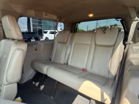 Used 2017 Ford Expedition EL Limited w/ Equipment Group 301A AWD/4WD image 16