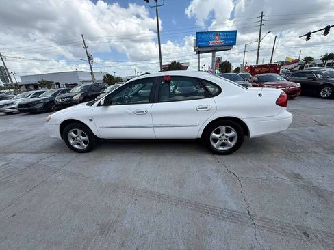 Used 2000 Ford Taurus SES FWD image 2