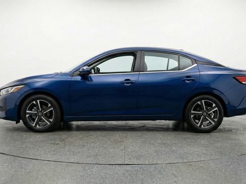 Used 2025 Nissan Sentra SV image 5