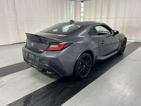 Used 2026 Toyota GR86 Premium w/ ALL Weather Mat Package (TMS) RWD image 2