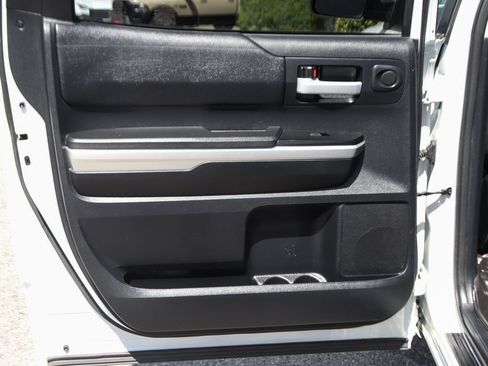 Used 2015 Toyota Tundra SR5 w/ SR5 Upgrade Package RWD image 32