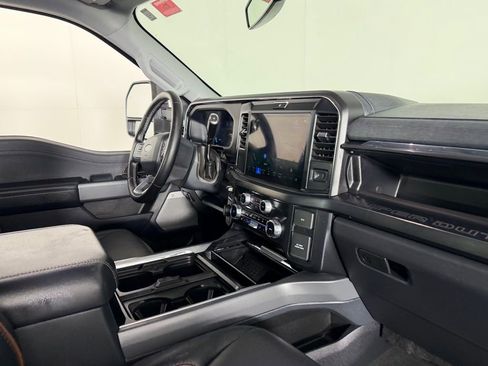 Used 2025 Ford F250 Lariat AWD/4WD image 31
