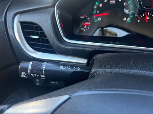Used 2015 Chevrolet Traverse LT image 31