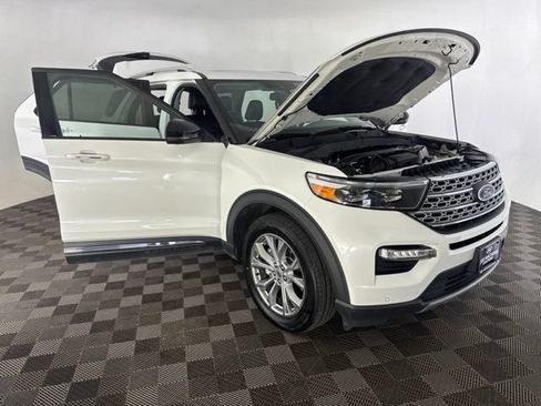 Used 2021 Ford Explorer Limited w/ Equipment Group 301A AWD/4WD image 13