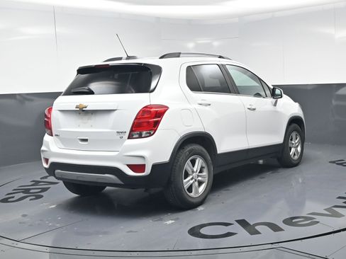 Used 2020 Chevrolet Trax LT w/ LT Convenience Package image 17