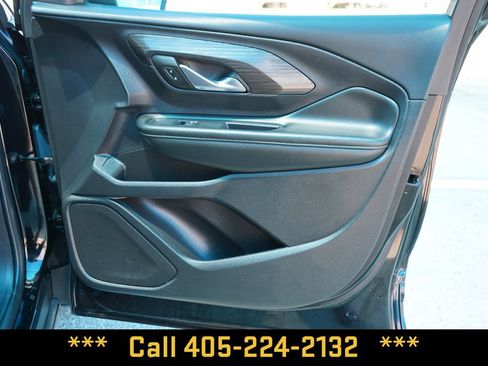 Used 2024 GMC Terrain SLE FWD image 19