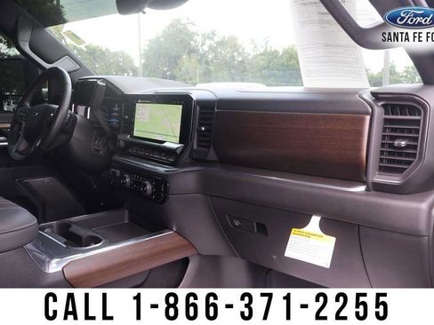 Used 2025 Chevrolet Silverado 2500 High Country w/ High Country Premium Package AWD/4WD image 37