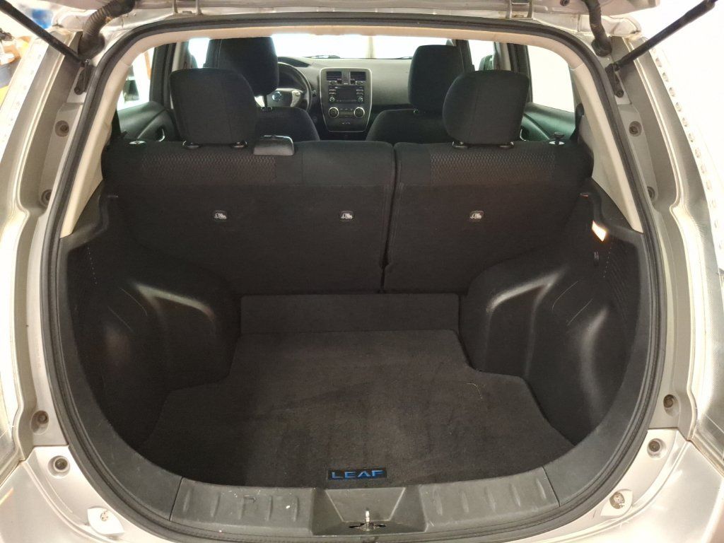 Used 2015 Nissan Leaf S w/ Charge Package FWD image 11