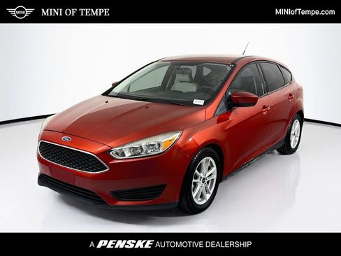 Used 2018 Ford Focus SE FWD image 1