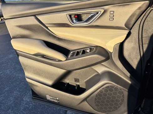 Used 2022 Subaru Ascent Limited image 14