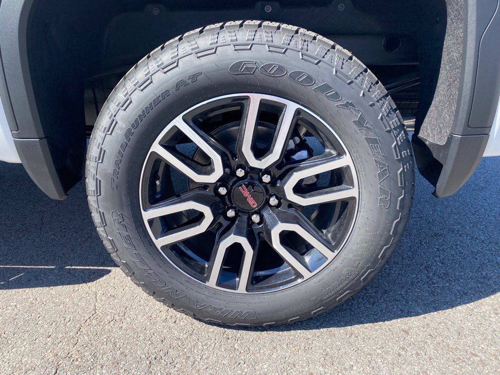 New 2026 GMC Sierra 1500 AT4 w/ AT4 Premium Package AWD/4WD image 13