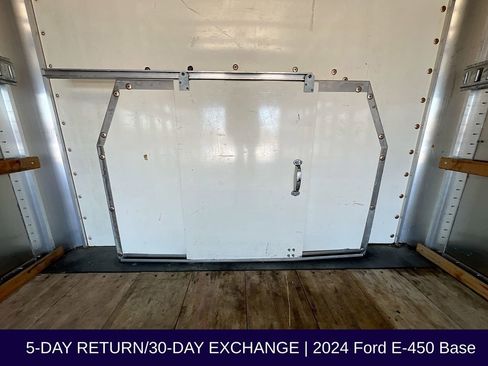 Used 2024 Ford E-450 and Econoline 450 Super Duty w/ Power Windows & Locks Group image 31