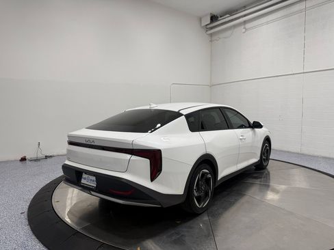 Used 2025 Kia K4 EX image 7