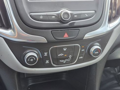 Used 2021 Chevrolet Equinox LS FWD image 15