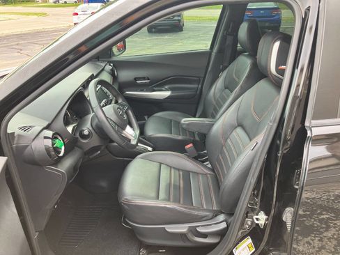 Used 2020 Nissan Kicks SR w/ SR Premium Package FWD image 10