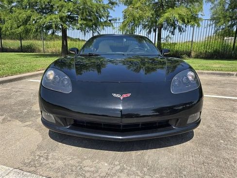 Used 2005 Chevrolet Corvette Coupe w/ Preferred Equipment Group RWD image 9