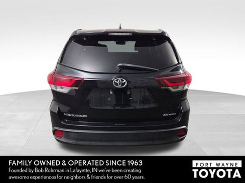 Used 2019 Toyota Highlander SE image 8