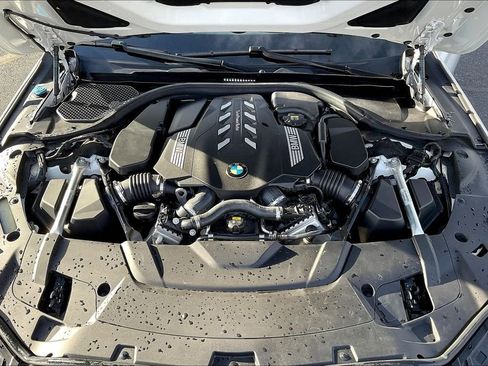 Used 2020 BMW 750i xDrive w/ Cold Weather Package image 30