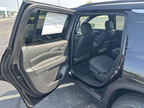 New 2026 Chevrolet Traverse LT w/ Driver Confidence Package image 20